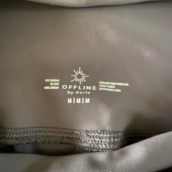 Aerie offline shiny dark blue high waisted leggings. - Picture 2 of 2